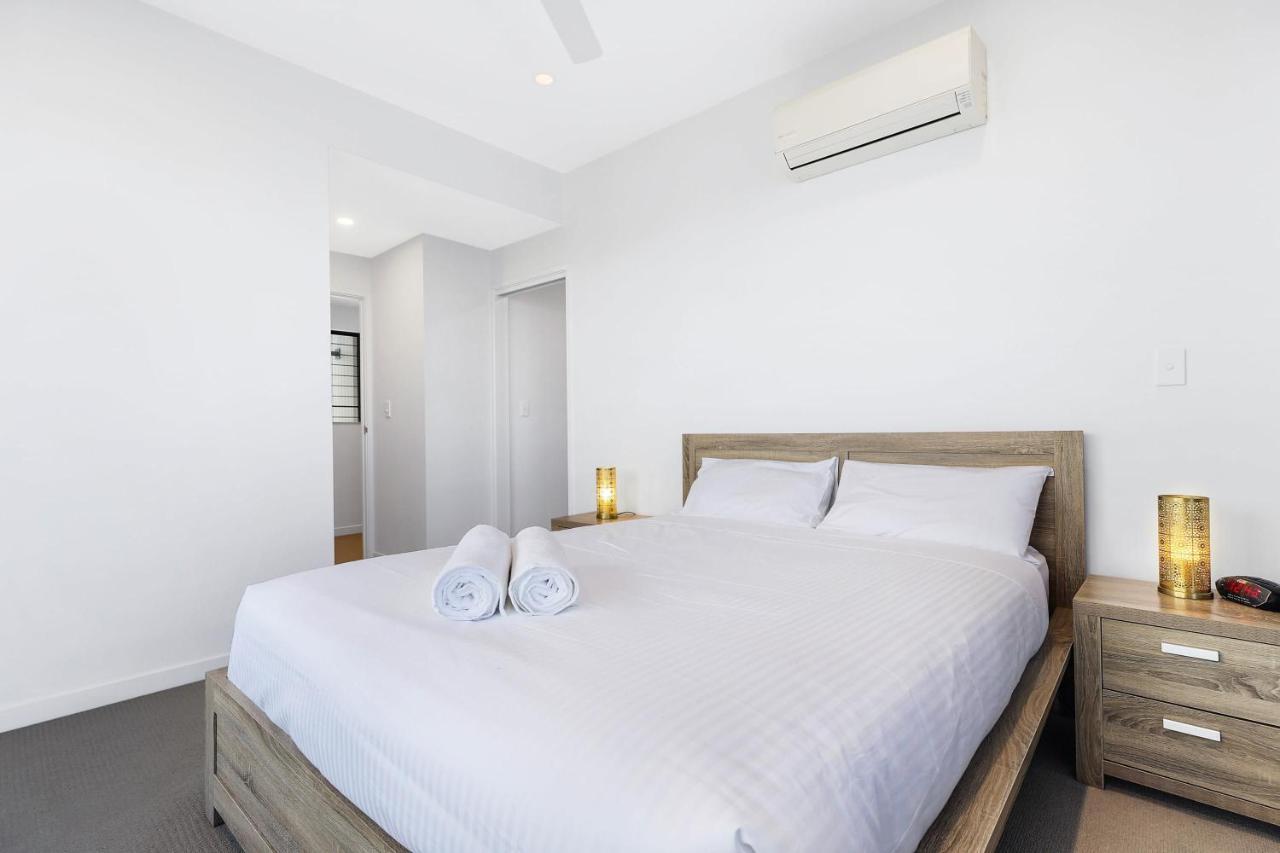 מולולאבה Welcoming Lakeside Getaway With Waterviews, Wifi, Pool & Park מראה חיצוני תמונה