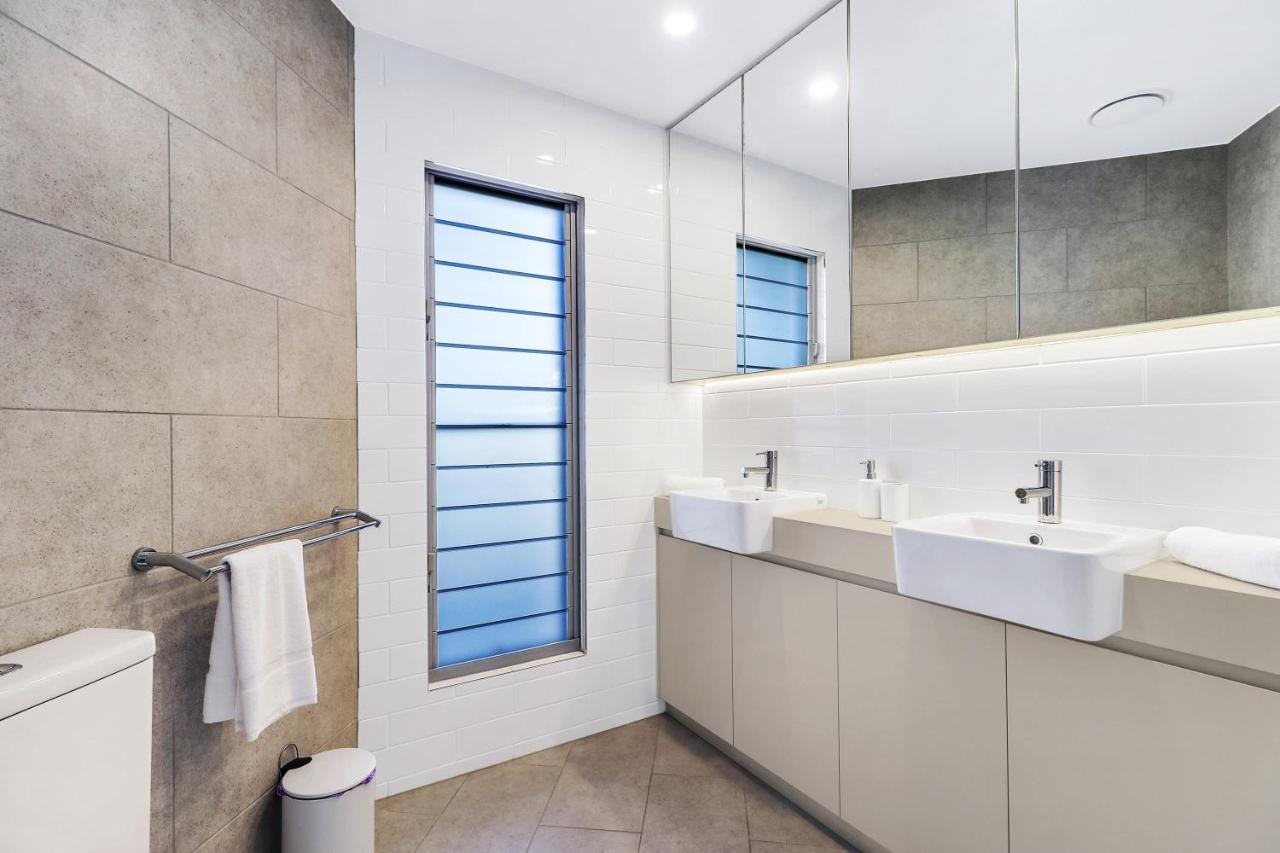 מולולאבה Welcoming Lakeside Getaway With Waterviews, Wifi, Pool & Park מראה חיצוני תמונה